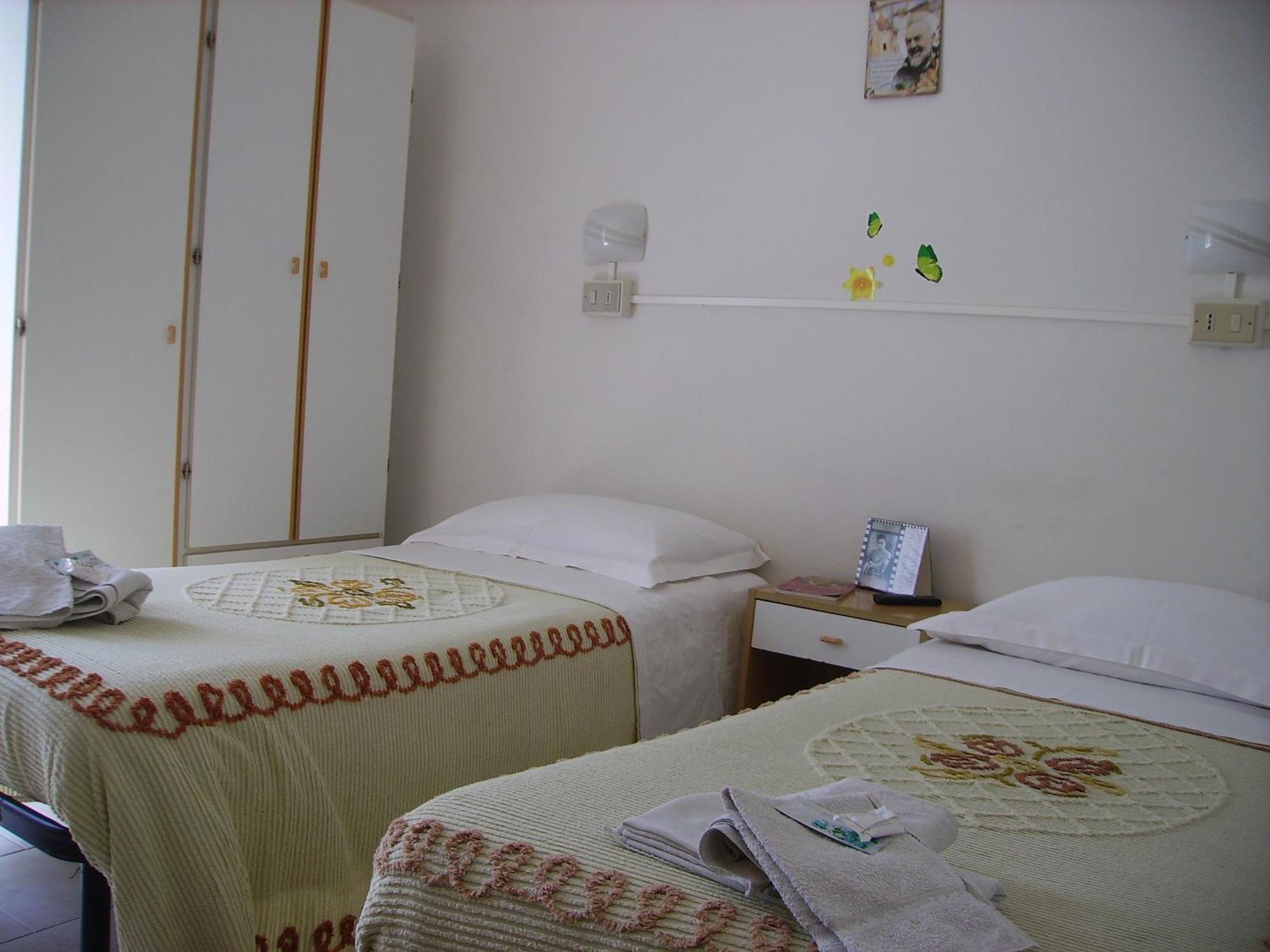 Albergo Maria Gabriella Rimini Esterno foto