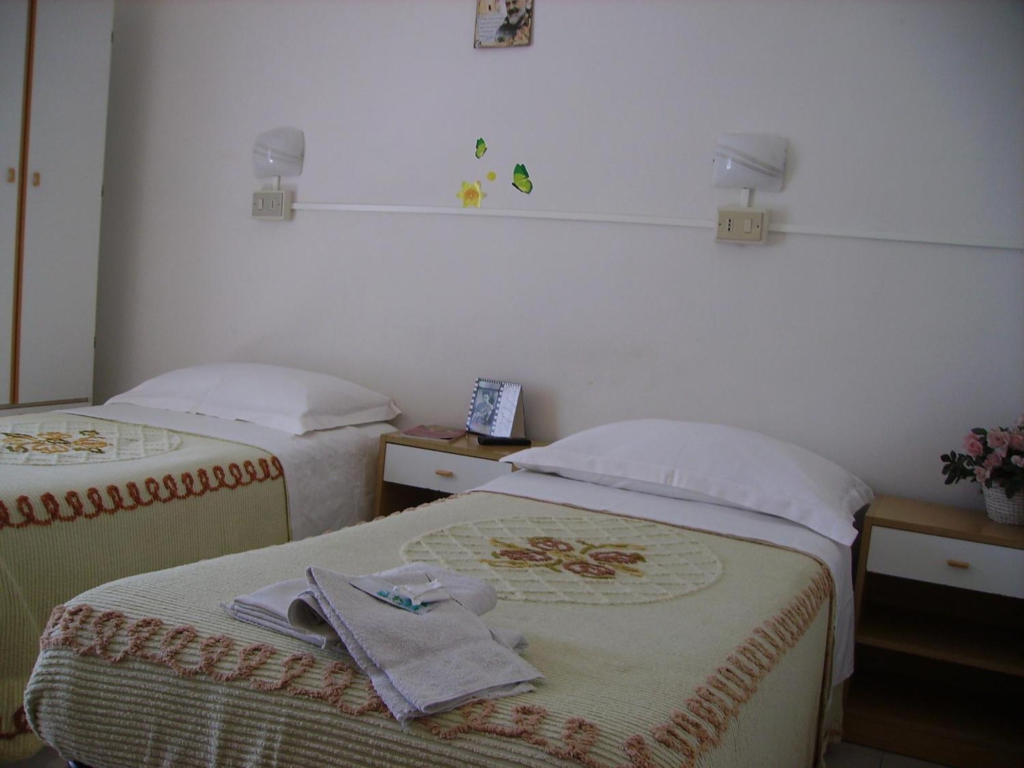 Albergo Maria Gabriella Rimini Esterno foto